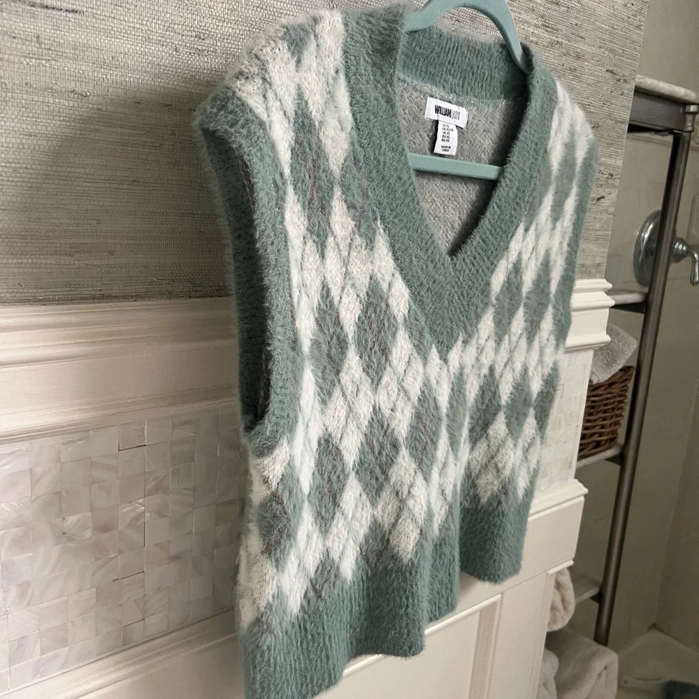 XS William Rast sweater vest argyle super soft green mint white pattern